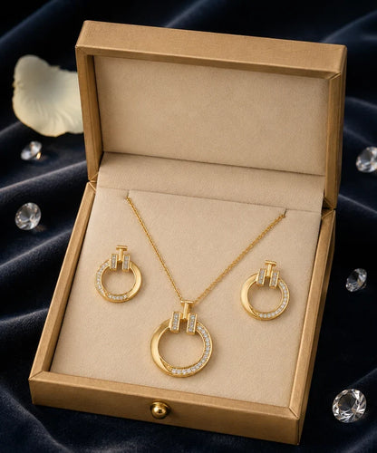 Woman Elegant Stylish Gold Jewelry Set
